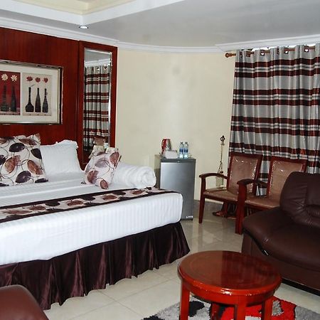 Donsuite Hotel Dar es Salaam Exteriör bild