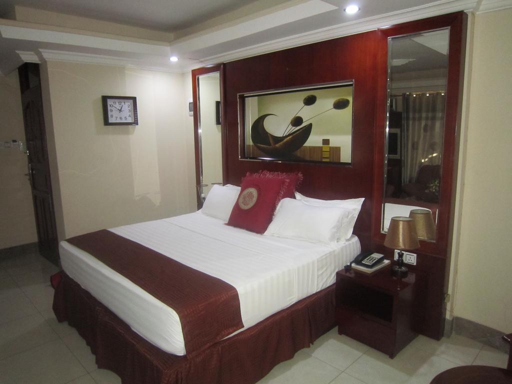 Donsuite Hotel Dar es Salaam Rum bild