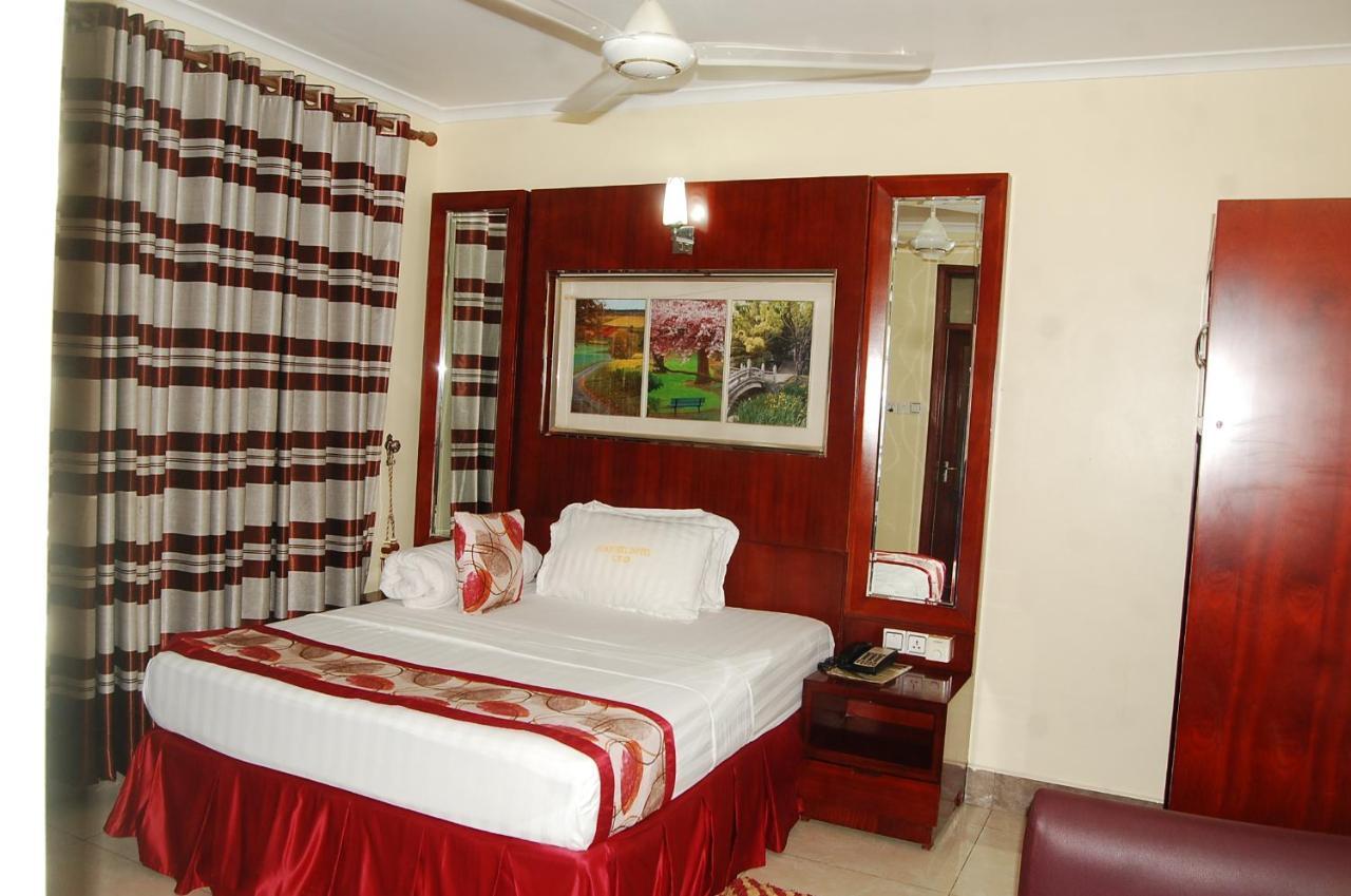 Donsuite Hotel Dar es Salaam Exteriör bild